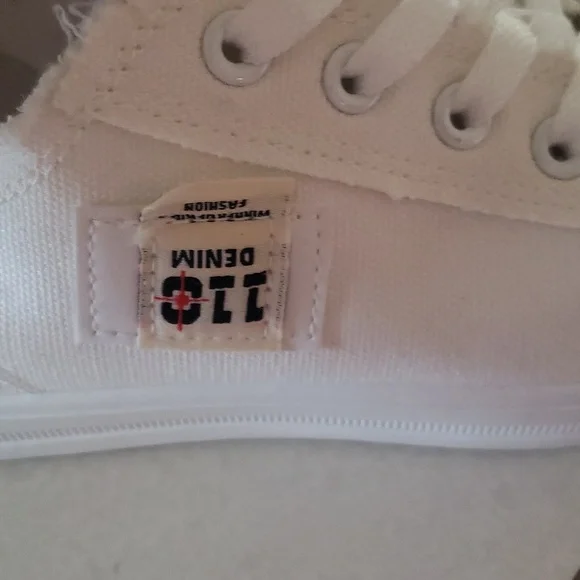 New never worn white shoes - Picture 2 of 6